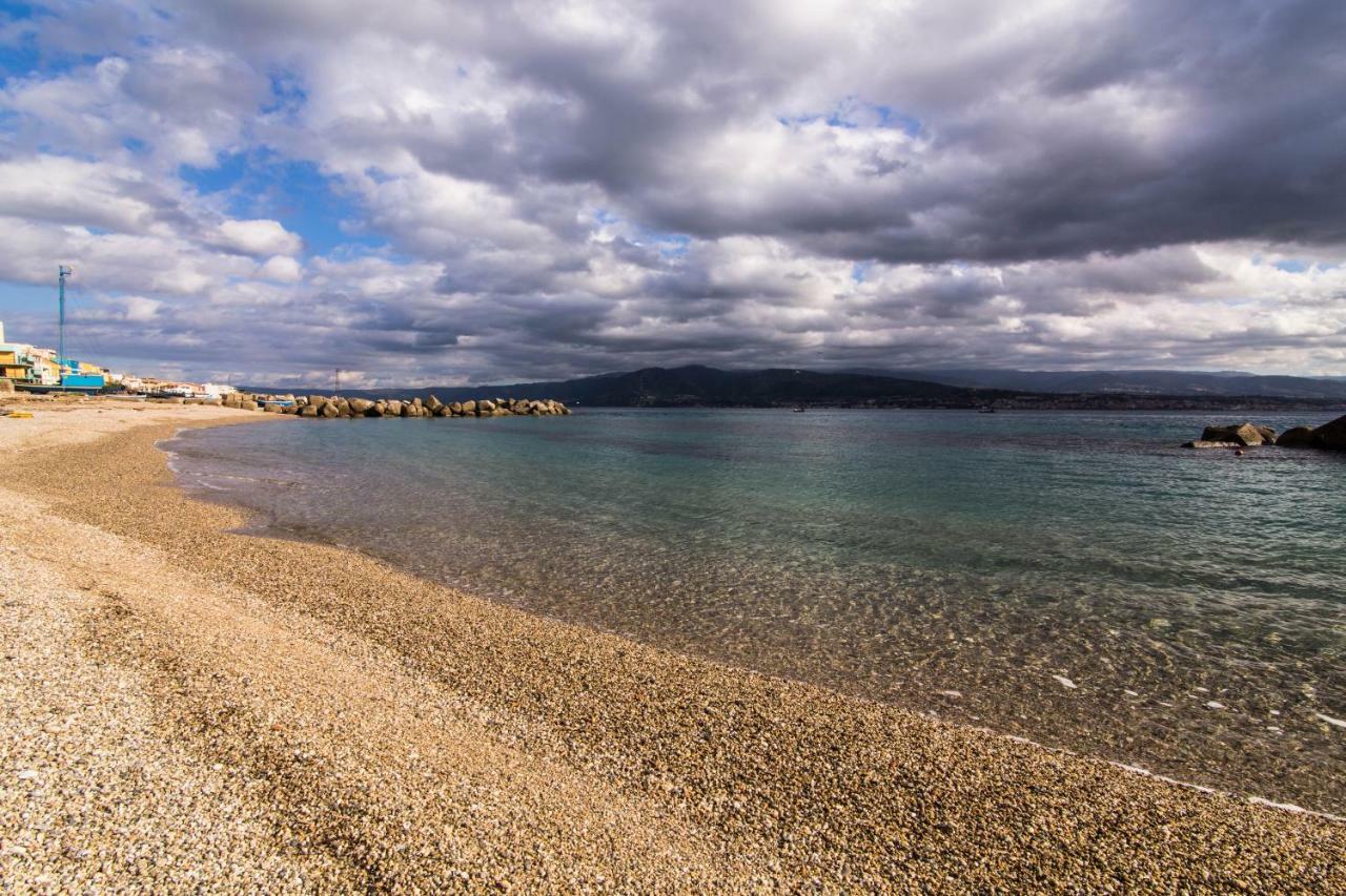 Case Panoramiche Sul Lago Messina Exteriör bild